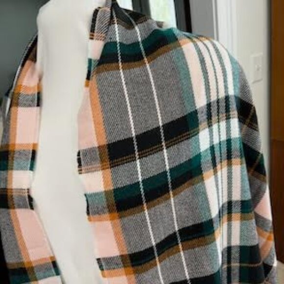 GAP Striped Scarf NWT Accessories Wrap Soft Cozy Warm Classic Preppy - Picture 5 of 7